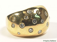 Smycken, RING, 18K guld, i auktion: Klassiska – Lördag 27 maj 2006