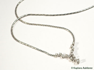 Smycken, COLLIER, 18K vitguld, i auktion: Klassiska – Lördag 27 maj 2006