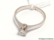 Pantvaror, Ring, 18K vitguld Ø 18 med diamant ca 0,43ct, i auktion: Pant – Tisdag 30 maj 2006