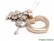 Pantvaror, 3 Hängen, vitguld 1 med diamanter 18K 8,7 g, i auktion: Pant – Tisdag 30 maj 2006