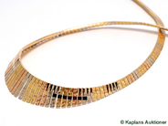 Pantvaror, Collier, 3-färgad 45 cm 32,5 g, i auktion: Pant – Tisdag 30 maj 2006