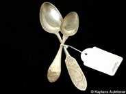 Pantvaror, Skedar, 2st 15,5cm och 12,5cm defekt silver, i auktion: Pant – Tisdag 30 maj 2006