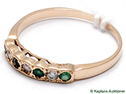 Pantvaror, Ring, med stenar 18K Ø17 3/4 1,9g, i auktion: Pant – Tisdag 1 augusti 2006