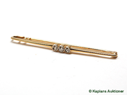 Smycken, BROSCHNÅL, 18K med 3 st gammal- slipade dia (SI-Piqué), i auktion: Klassiska – Lördag 25 november 2006