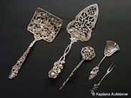 Silver, TÅRTSPADE, SERVERINGSGAFFEL, i auktion: Klassiska – Lördag 25 november 2006