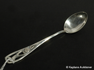 Pantvaror, 1 Kaffesked i silver "Älg/jämtland", i auktion: Pant – Torsdag 14 december 2006