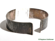 Pantvaror, 1 Stelt armband i silver. Vikt 64,3g, i auktion: Pant – Torsdag 14 december 2006