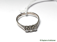 Pantvaror, 1 Ring 18K vg m dia ( tot 0,20 ct enl gravyr)  stl 17. Vikt 2,3g, i auktion: Pant – Lördag 17 februari 2007