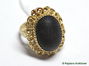 Pantvaror, 1 Ring med svart sten, stl:16 1/4, i auktion: Pant – Torsdag 3 maj 2007