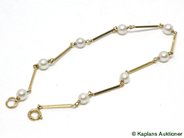 Smycken, ARMBAND, 18K guld med odlade pärlor, i auktion: Klassiska – Lördag 26 januari 2008