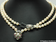 Smycken, PÄRLCOLLIER, odlade pärlor, i auktion: Klassiska – Lördag 26 januari 2008