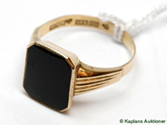 Pantvaror, Klackring, 18K med svart sten Ø21 3,4g, i auktion: Pant – Tisdag 25 mars 2008