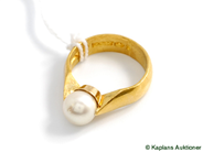 Pantvaror, Ring, med pärla Ø 17 3/4 8,6g 23K, i auktion: Pant – Tisdag 8 april 2008