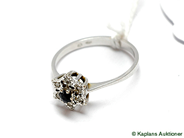 Pantvaror, Ring, 18K vitguld med diamanter 6xca 0,01ct Ø173/4 2,1g, i auktion: Pant – Tisdag 17 juni 2008
