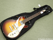 Pantvaror, Elgitarr, Duke Made in Japan repig/lacksador i svart vadderat fodral, i auktion: Pant – Tisdag 17 juni 2008