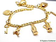 Pantvaror, Armband, 18K med 8 Berlocker, i auktion: Pant – Tisdag 17 juni 2008