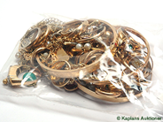 Pantvaror, Diverse guld, 18K. Vikt 279,3g, i auktion: Pant – Torsdag 17 juli 2008