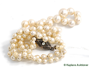 Pantvaror, Pärlcollier, med silverlås, i auktion: Pant – Tisdag 28 oktober 2008