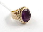 Pantvaror, Ring, 18K med sten, i auktion: Pant – Tisdag 11 augusti 2009