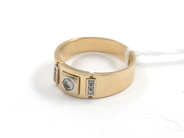 Pantvaror, Ring, 18K med stenar, i auktion: Pant – Tisdag 11 augusti 2009