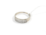 Pantvaror, Ring 18K, med stenar, i auktion: Pant – Tisdag 11 augusti 2009