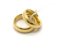 Pantvaror, 2 Ringar, 18K graverade 19,5g, i auktion: Pant – Tisdag 29 december 2009