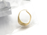 Pantvaror, Ring, Klackring 18K Ø15 1/4 1,3g avklippt, i auktion: Pant – Tisdag 19 januari 2010