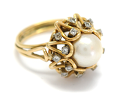Smycken, RING, 18K guld, i auktion: Klassiska – Lördag 27 februari 2010