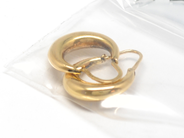 Pantvaror, Örhängen, 18K ett par creoler 1,7g, i auktion: Pant – Tisdag 16 november 2010
