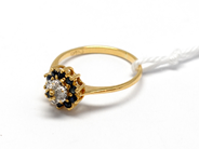 Pantvaror, Ring, 18K med stenar samt diamanter 3x ca 0,005ct Ø16 2g, i auktion: Pant – Tisdag 16 november 2010