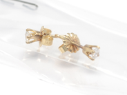 Pantvaror, Örhängen, ett par med diamanter 2xca.0,12ct 14K 0,6g, i auktion: Pant – Tisdag 16 november 2010