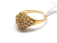 Pantvaror, Ring, med vita stenar 18K Ø17 3/4. 3,9g, i auktion: Pant – Tisdag 16 november 2010