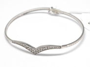 Pantvaror, Armband, i vitguld med vita stenar 18K 18cm 8,7g, i auktion: Pant – Tisdag 16 november 2010