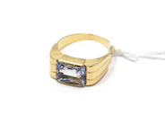 Pantvaror, Parti guld, 18K defekt 4,3g, i auktion: Pant – Tisdag 15 mars 2011