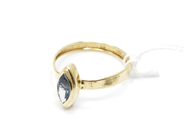 Pantvaror, Ring, med sten 14K ej rund 1,4 g, i auktion: Pant – Tisdag 22 november 2011