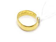 Pantvaror, Ring, med diamant 1 x ca 0,20 ct 23K gravyr, i auktion: Pant – Tisdag 22 november 2011