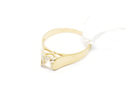 Pantvaror, Ring, med sten 18K ej rund 1,8 g, i auktion: Pant – Tisdag 22 november 2011