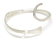 Pantvaror, Armring, silver öppen modell 27,5g, i auktion: Pant – Tisdag 22 november 2011