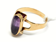 Pantvaror, Ring, 18K med sten Ø181/4 2,6g, i auktion: Pant – Tisdag 22 november 2011