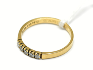 Pantvaror, Ring, 18K med diamanter 5xca0,01ct 5xca0,01ct graverad Ø161/2 1,5g, i auktion: Pant – Tisdag 22 november 2011