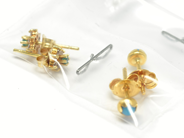 Pantvaror, Örhängen, två par 18K ett par stoppers ej guld 1,7g, i auktion: Pant – Tisdag 22 november 2011