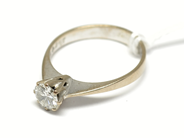 Pantvaror, Ring, 18K vitguld med diamant 0,43ct Ø16 2,5g, i auktion: Pant – Tisdag 22 november 2011