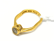 Pantvaror, Ring, 23K med sten skadad 3,4g, i auktion: Pant – Tisdag 22 november 2011