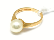 Pantvaror, Ring, 18K med pärla Ø151/4 3g, i auktion: Pant – Tisdag 22 november 2011