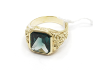 Pantvaror, Ring, med grön sten Ø20¾ 10,8g 14K, i auktion: Pant – Tisdag 22 november 2011