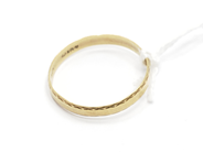 Pantvaror, Ring, med gravyr 18K 1,3g, i auktion: Pant – Tisdag 22 november 2011