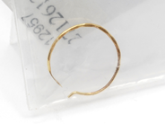 Pantvaror, Örhänge,  1st skevt 18K 0,2g, i auktion: Pant – Tisdag 22 november 2011
