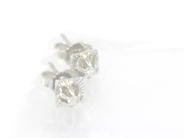 Pantvaror, Örhängen, 1par vitguld med diamanter 2xca0,02ct 18K 1,7g, i auktion: Pant – Tisdag 22 november 2011