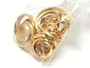 Pantvaror, Parti Guld, bucklig defekt graverat 18K 15,1g, i auktion: Pant – Tisdag 22 november 2011