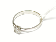 Pantvaror - Ring, vitguld med sten Ø17½ 1,6g - View 1